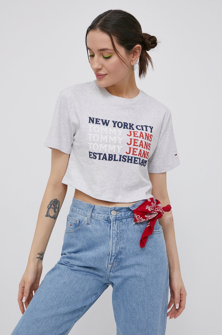 

Памучна тениска Tommy Jeans в сиво, Сив