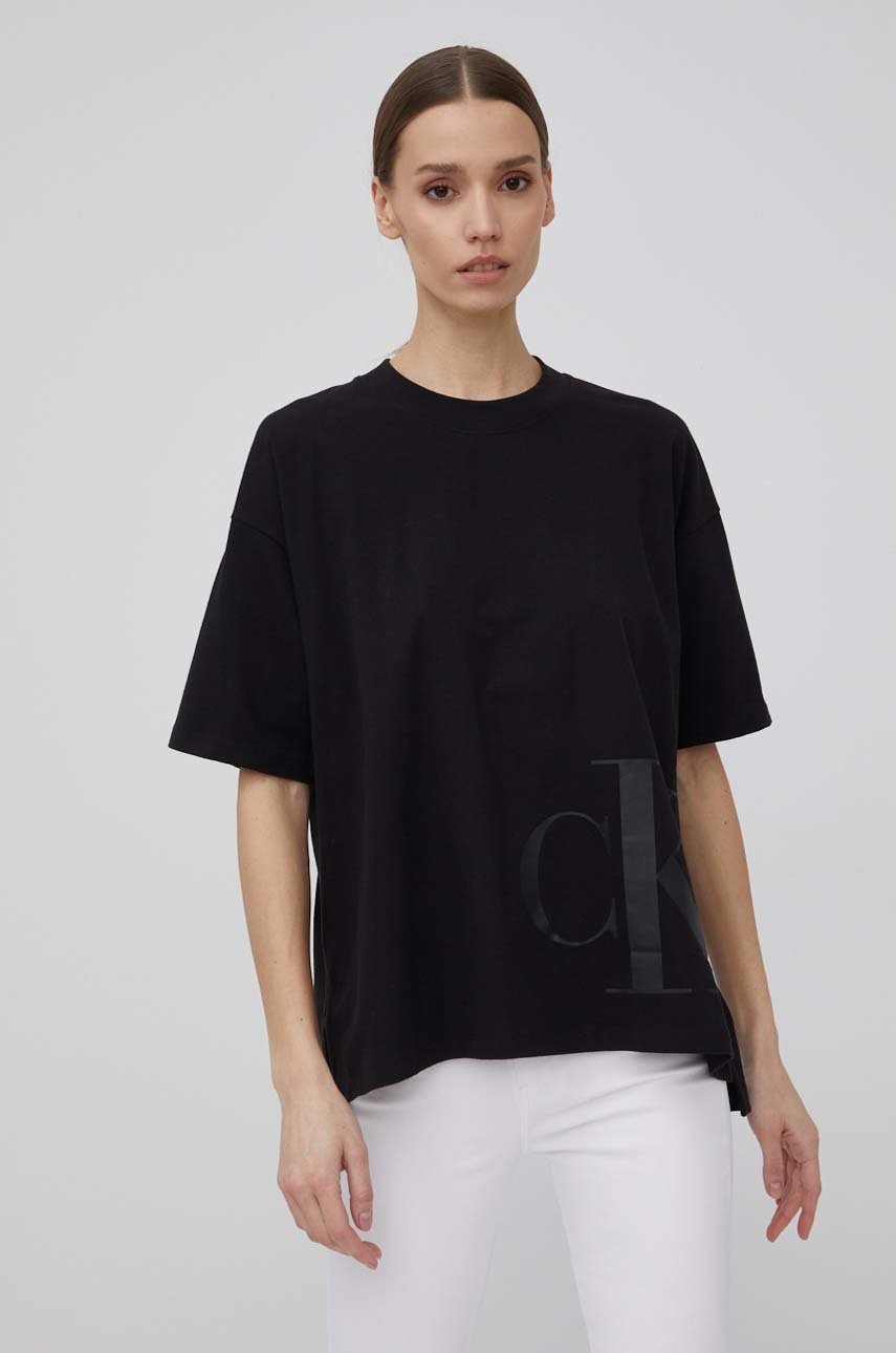 

Тениска Calvin Klein Jeans дамски в черно, Черен