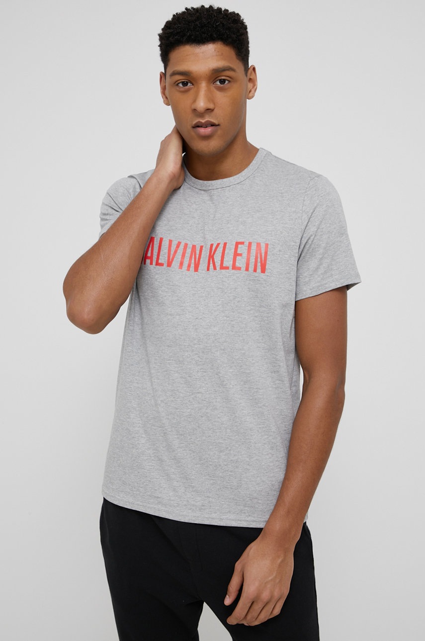 

Памучна тениска Calvin Klein Underwear в сиво с принт, Сив