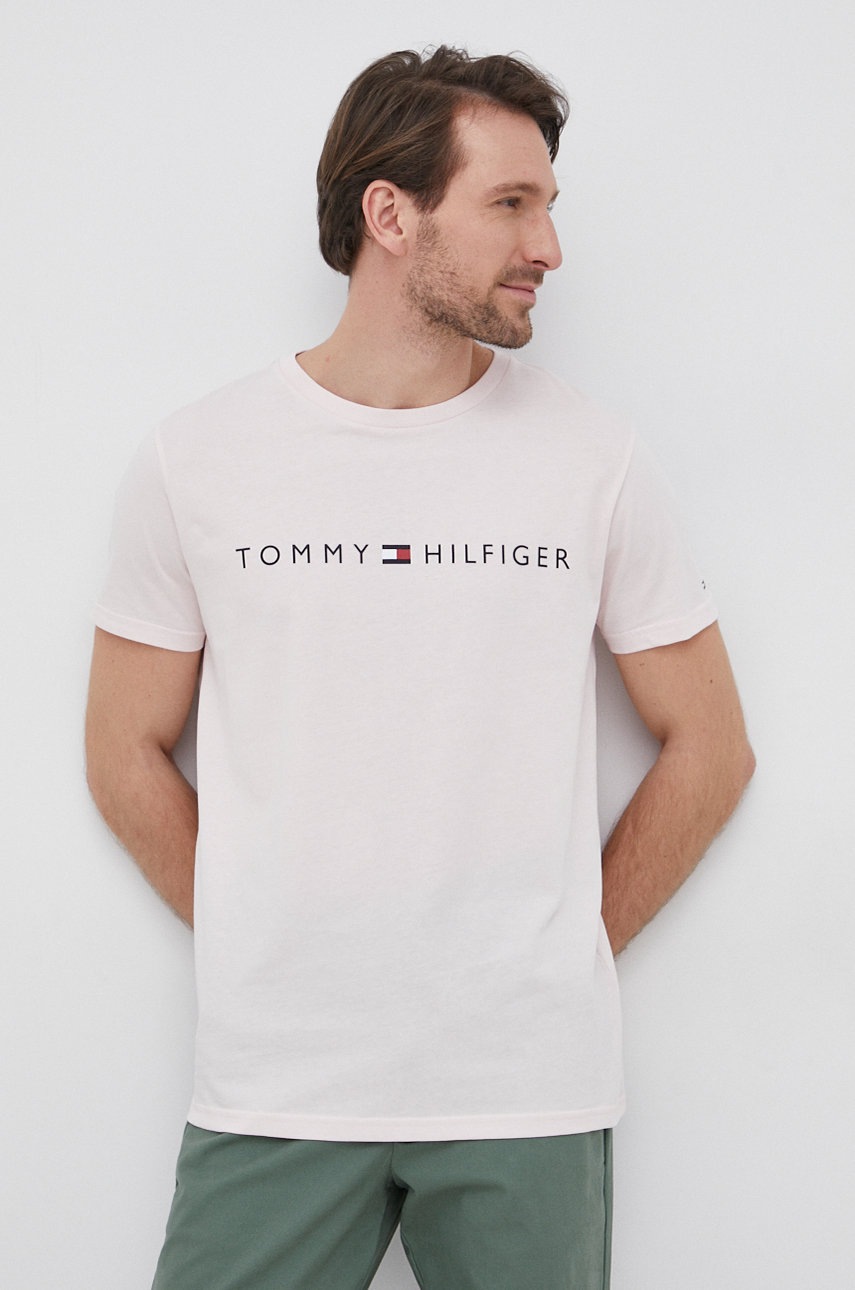 

Тениска Tommy Hilfiger мъжка в розово с принт, Розов