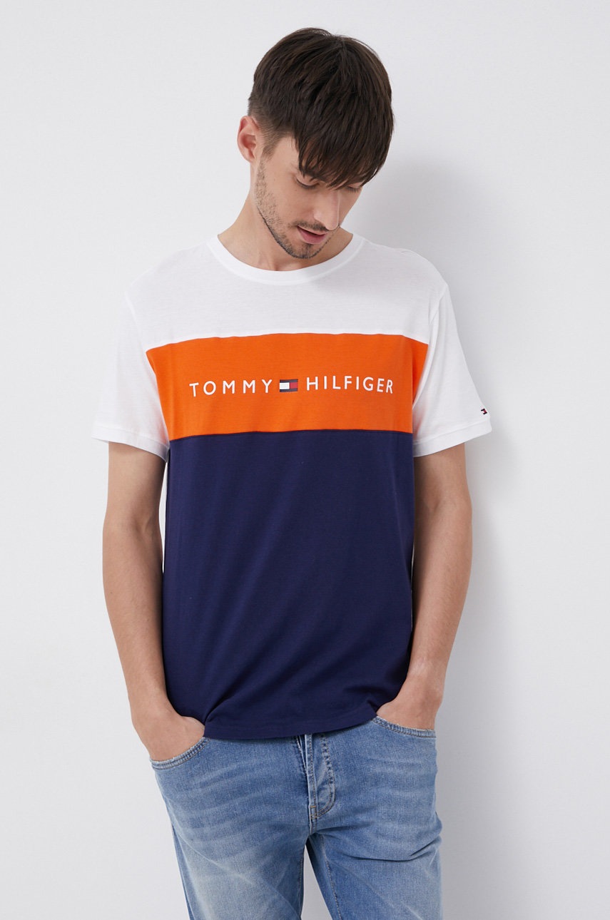 

Тениска Tommy Hilfiger мъжка в оранжево с принт, Оранжев