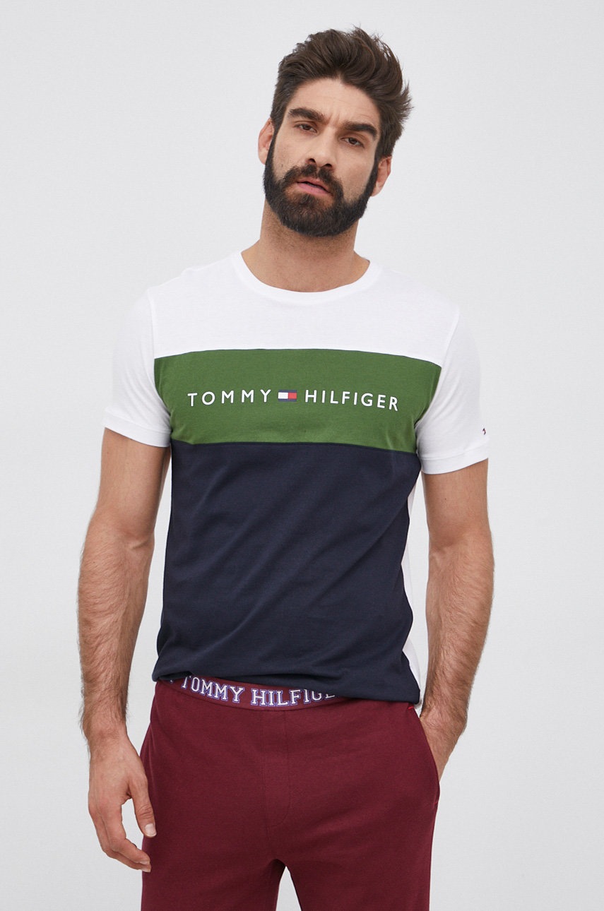 

Тениска Tommy Hilfiger мъжка в зелено с принт, Зелен