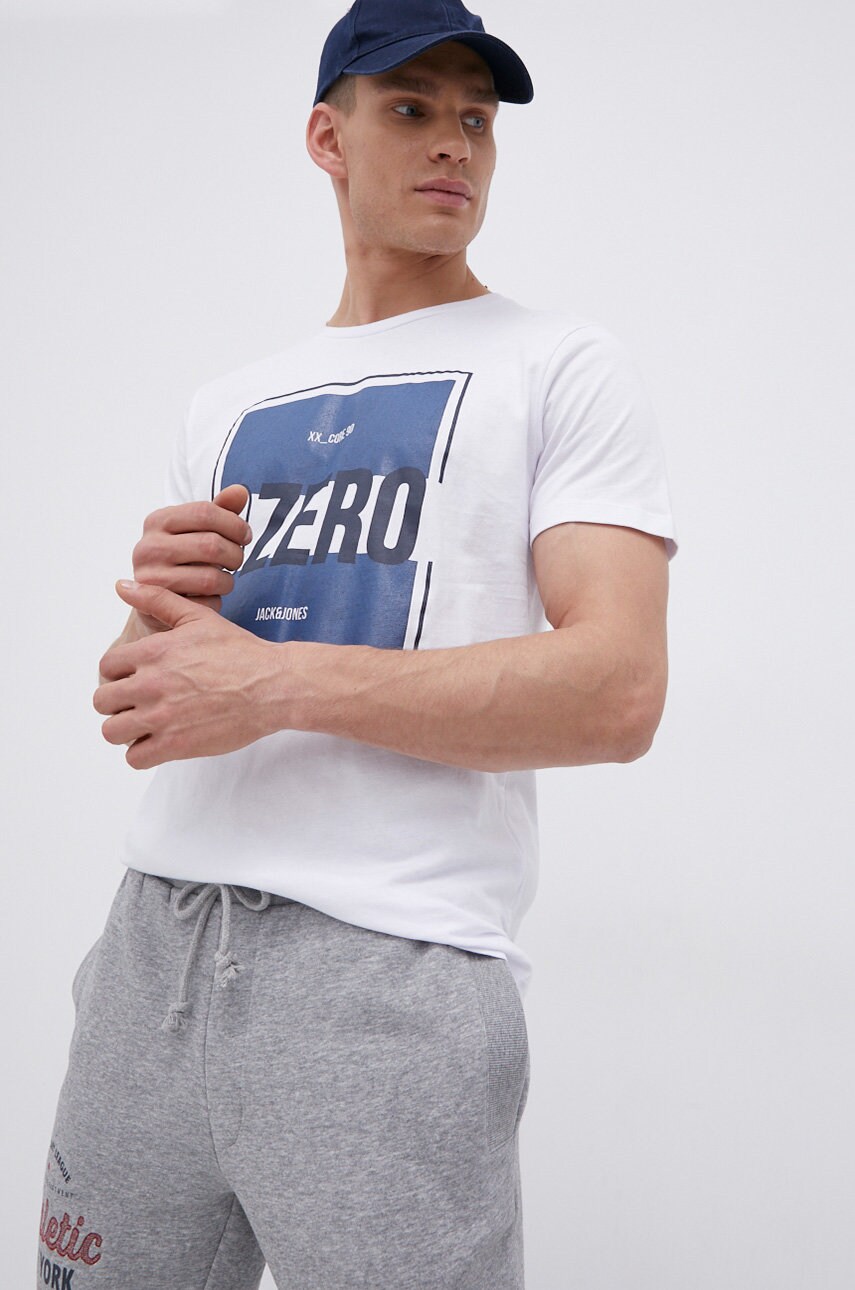 

Памучна тениска Jack & Jones в бяло с принт, Бял