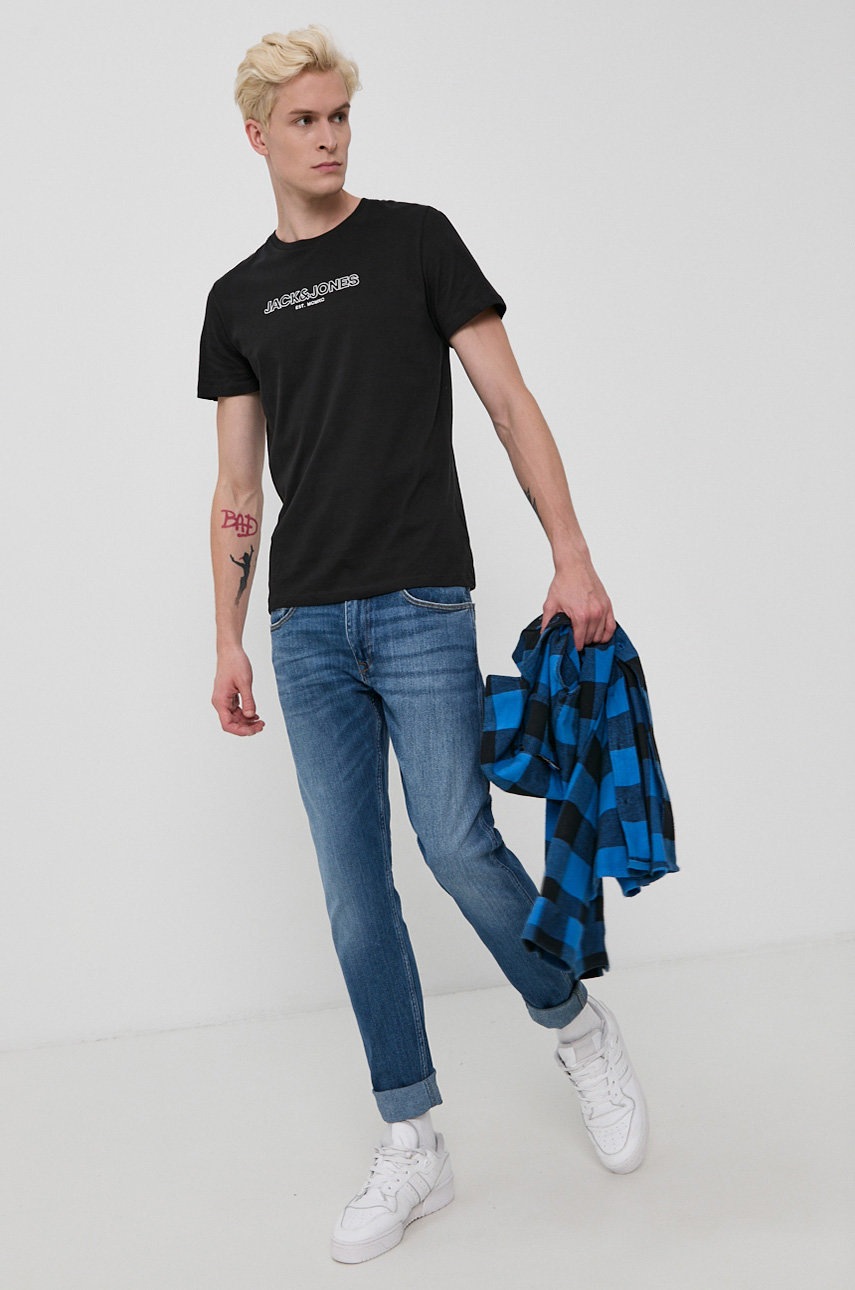 

Памучна тениска Jack & Jones в черно с изчистен дизайн, Черен