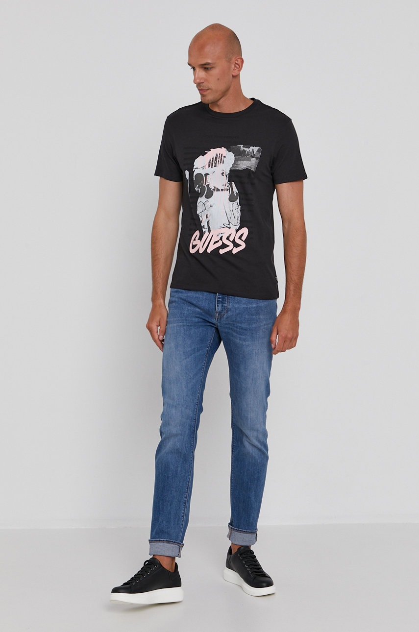 

Футболка Guess чоловіча колір чорний з принтом