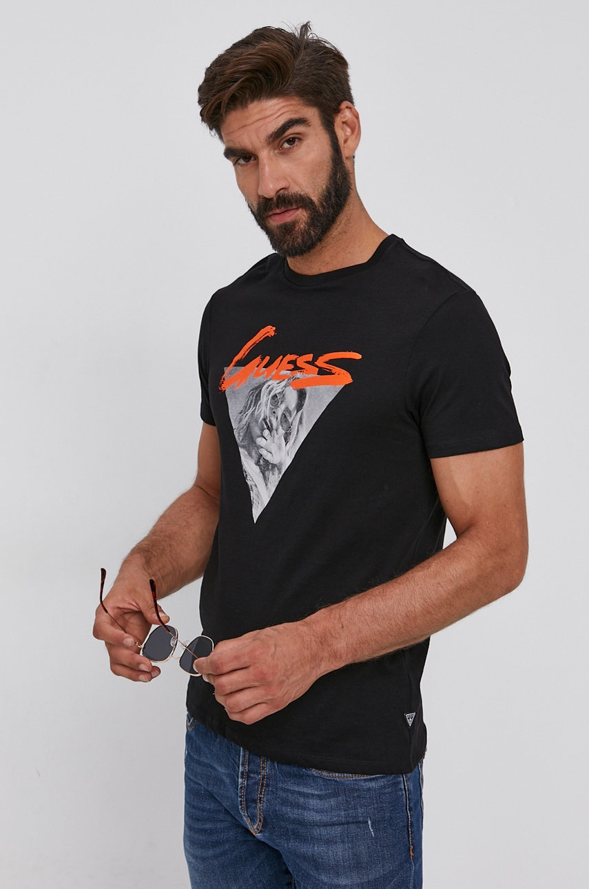 

Памучна тениска Guess в черно с принт, Черен