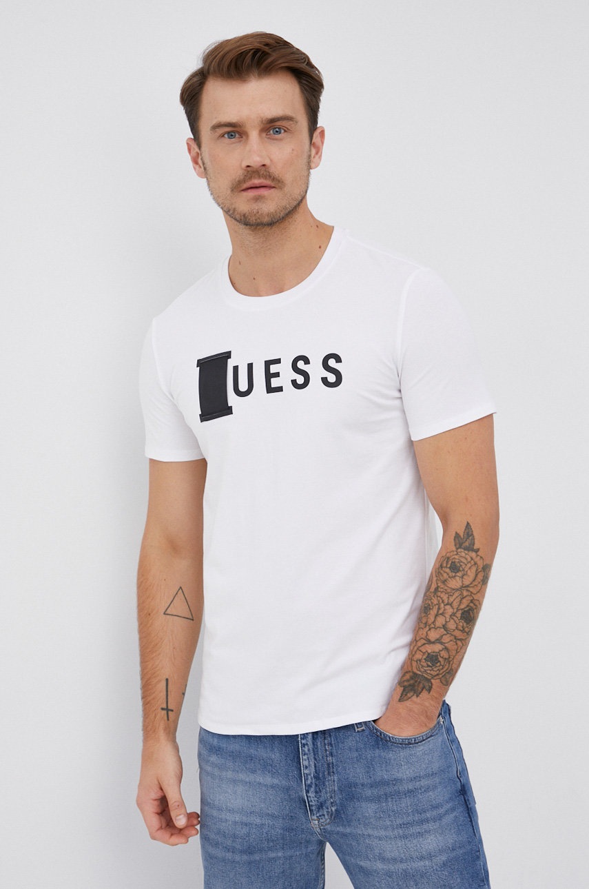 

Тениска Guess мъжка в бяло с принт, Бял
