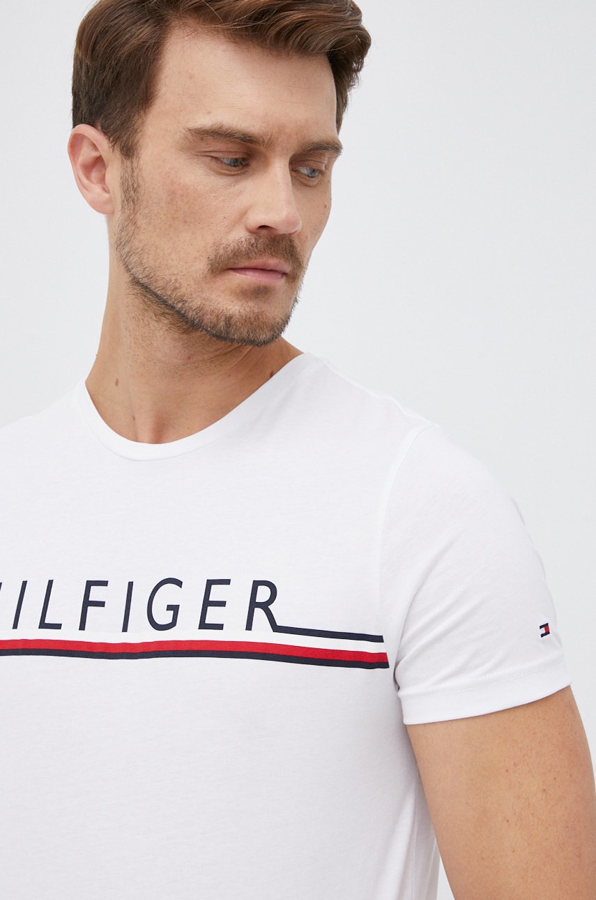 

Памучна тениска Tommy Hilfiger в бяло с принт, Бял