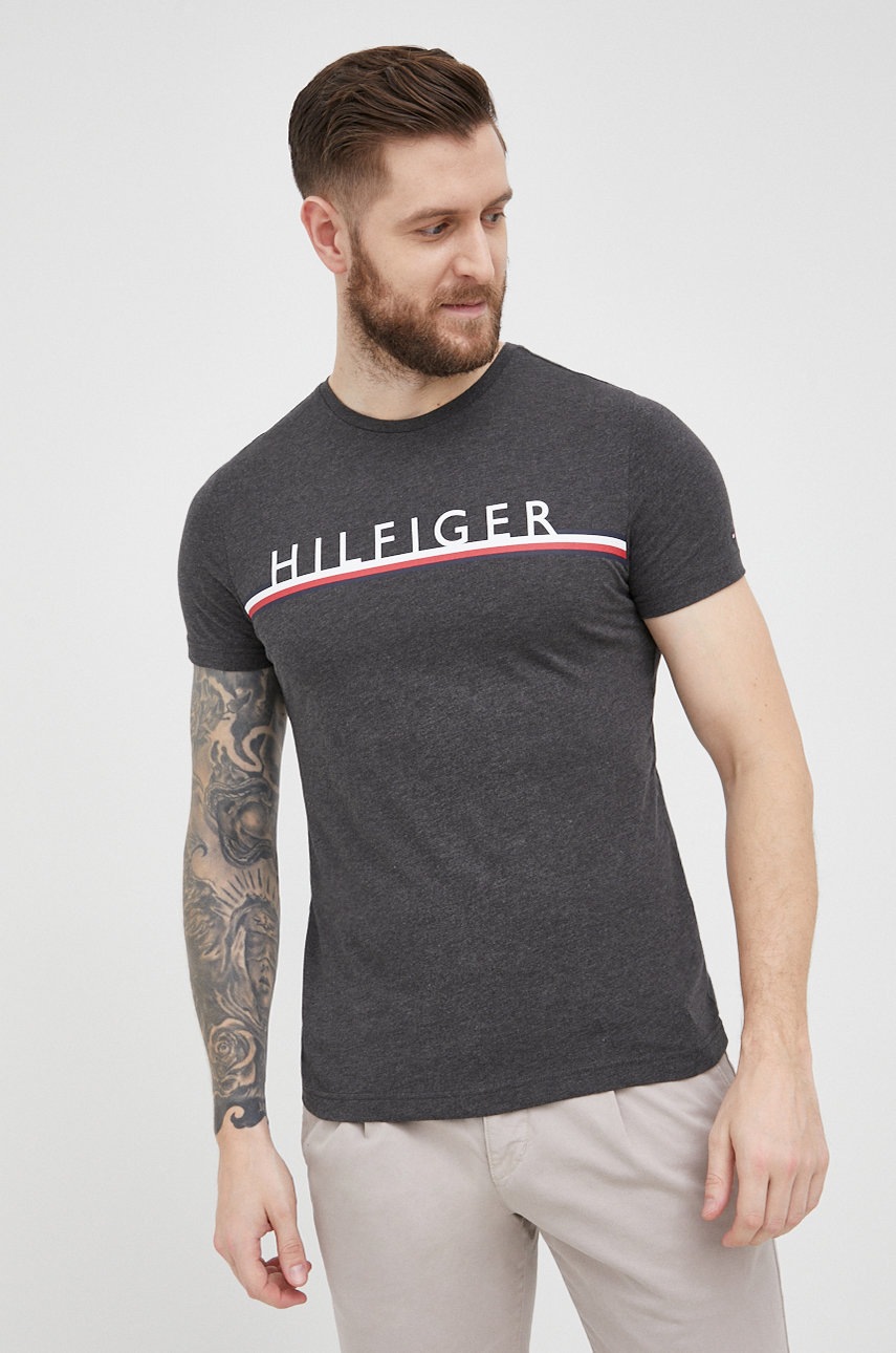 

Памучна тениска Tommy Hilfiger в жълто с принт, Сив