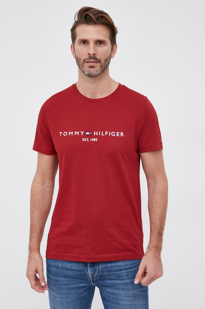 

Памучна тениска Tommy Hilfiger в бордо с апликация