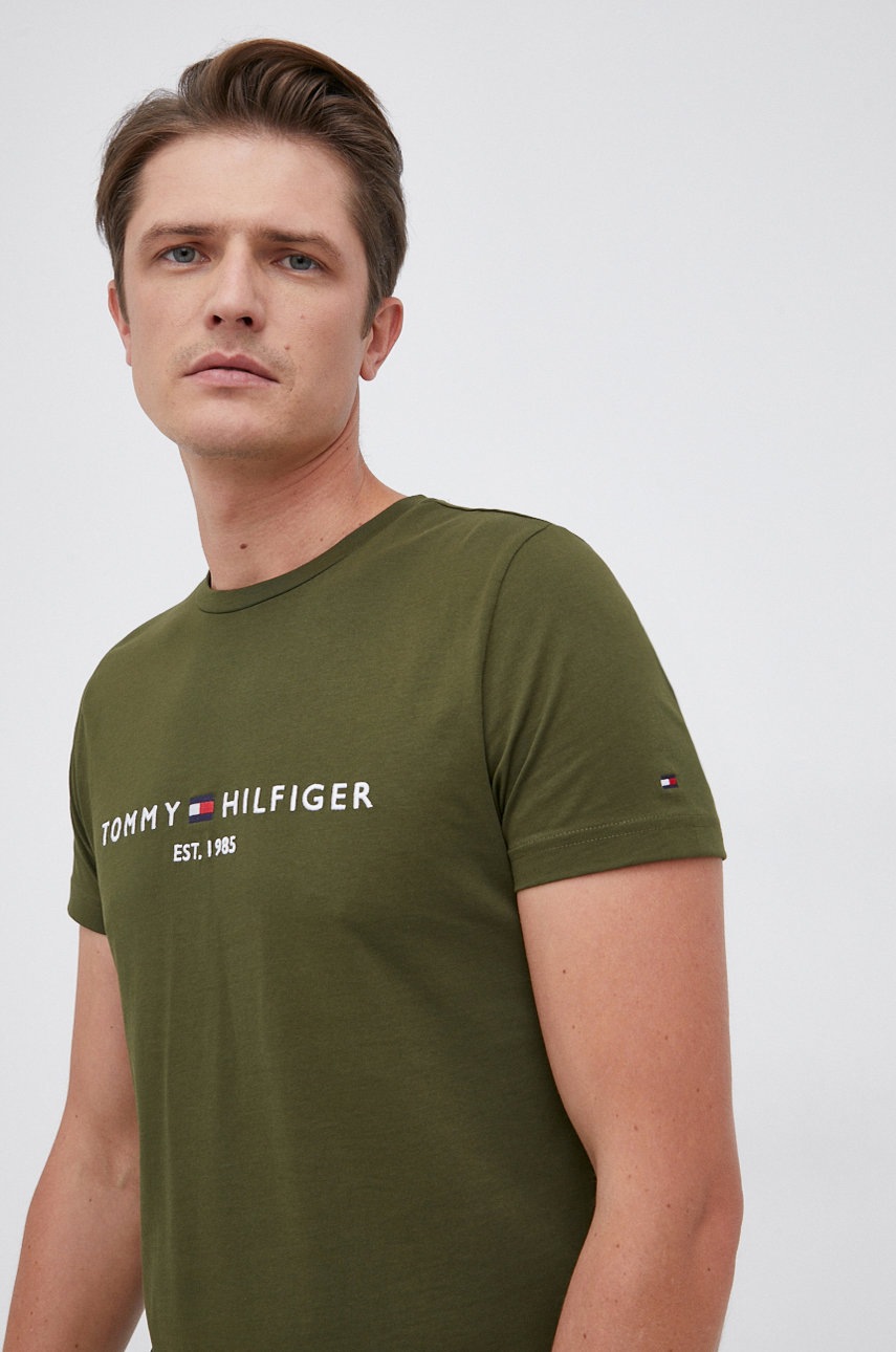 

Памучна тениска Tommy Hilfiger в зелено с апликация, Зелен