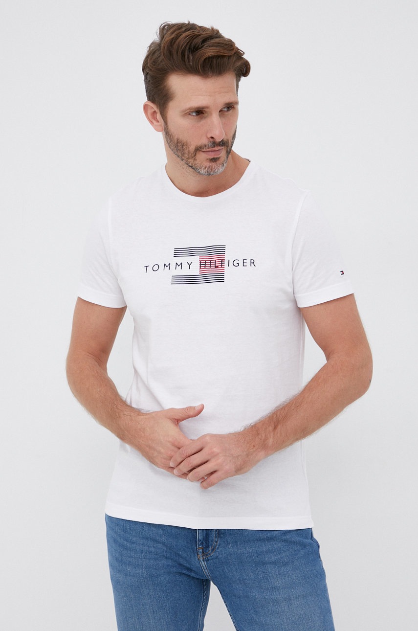 

Памучна тениска Tommy Hilfiger в бяло с принт, Бял