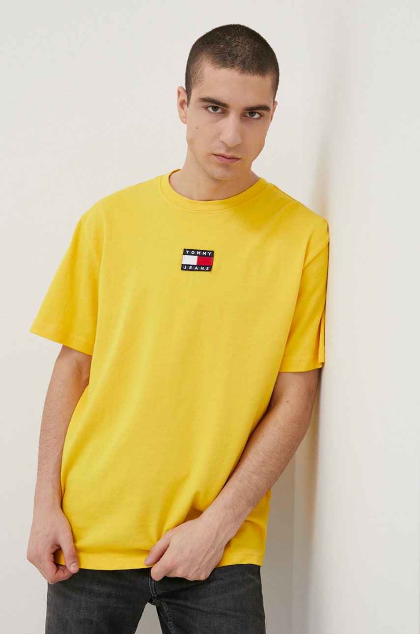 

Памучна тениска Tommy Jeans в жълто с принт, Жълт