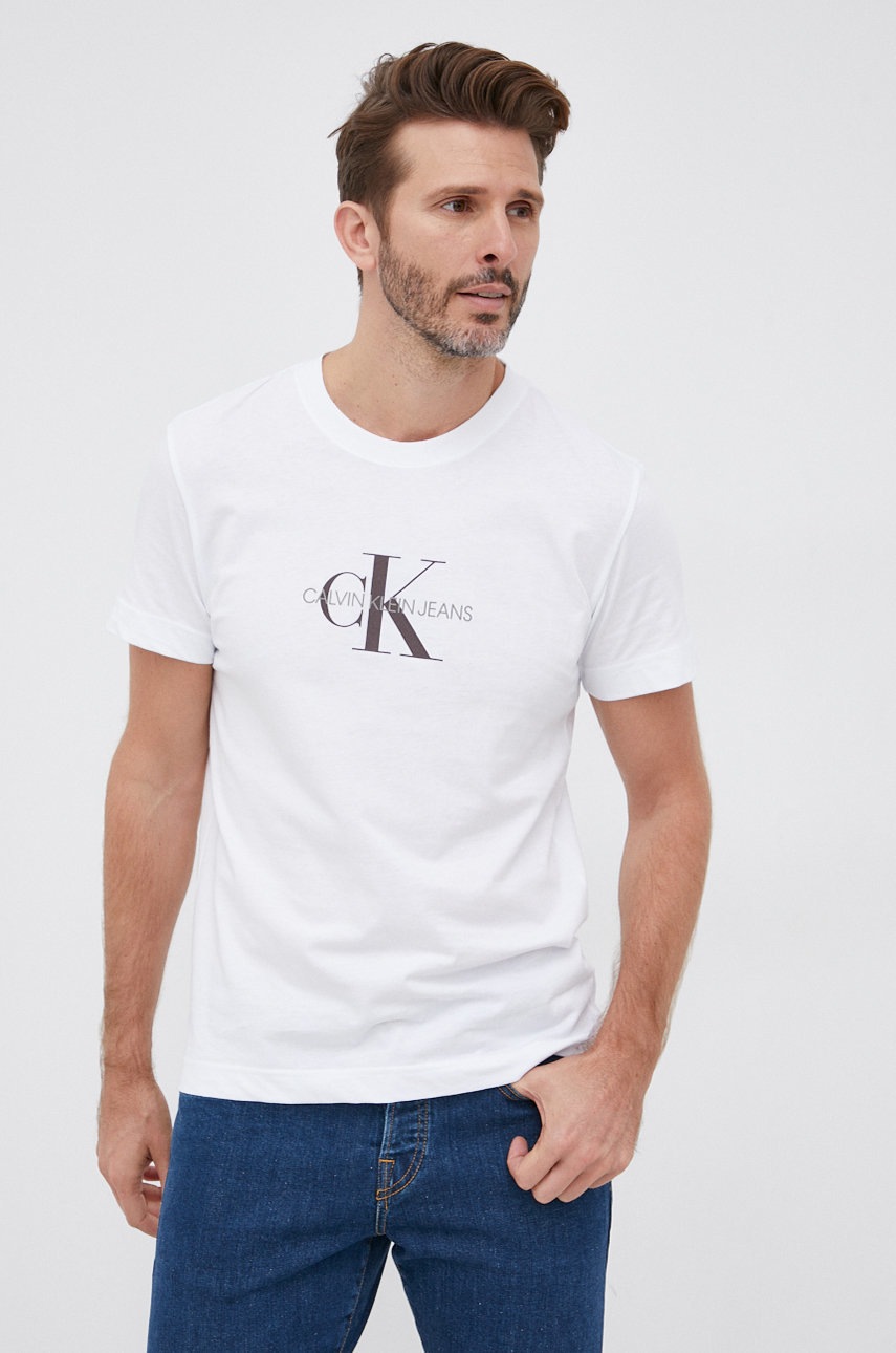 

Памучна тениска Calvin Klein Jeans в бяло с принт, Бял