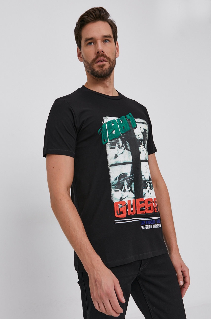 

Бавовняна футболка Guess колір чорний з принтом