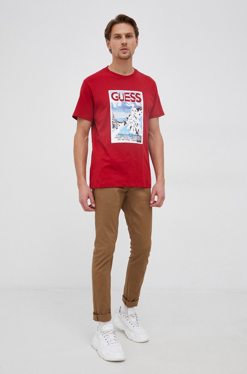 

Бавовняна футболка Guess колір червоний з принтом