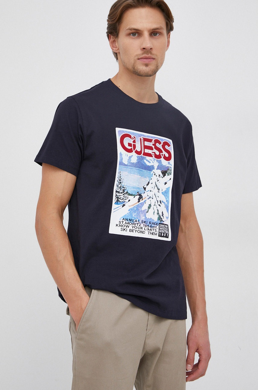 

Хлопковая футболка Guess цвет синий с принтом