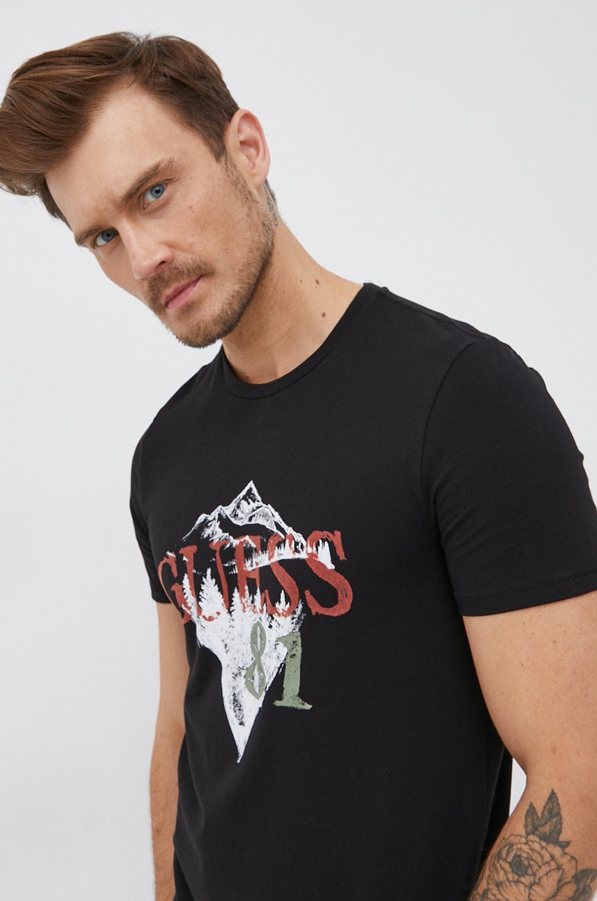 

Тениска Guess мъжка в черно с принт, Черен