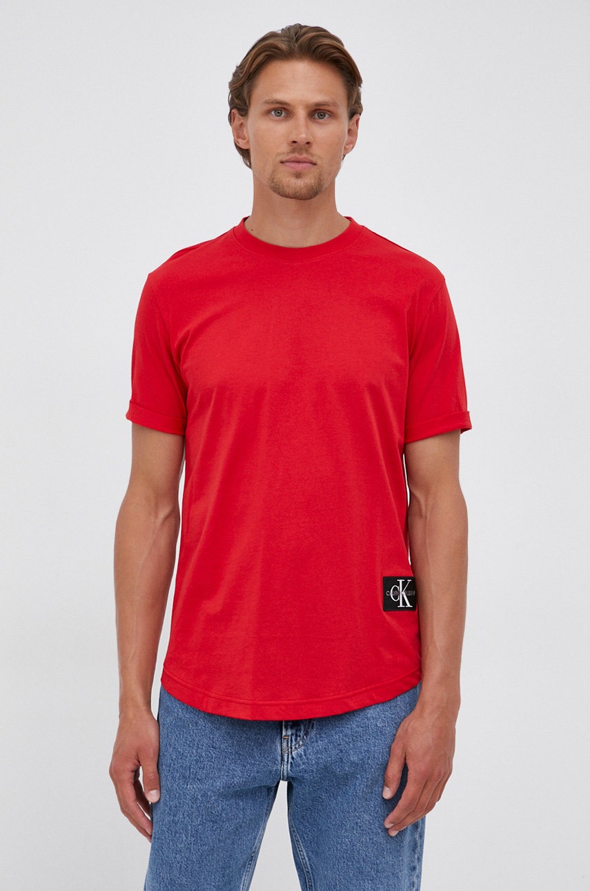 

Памучна тениска Calvin Klein Jeans в червено с изчистен дизайн, Червен
