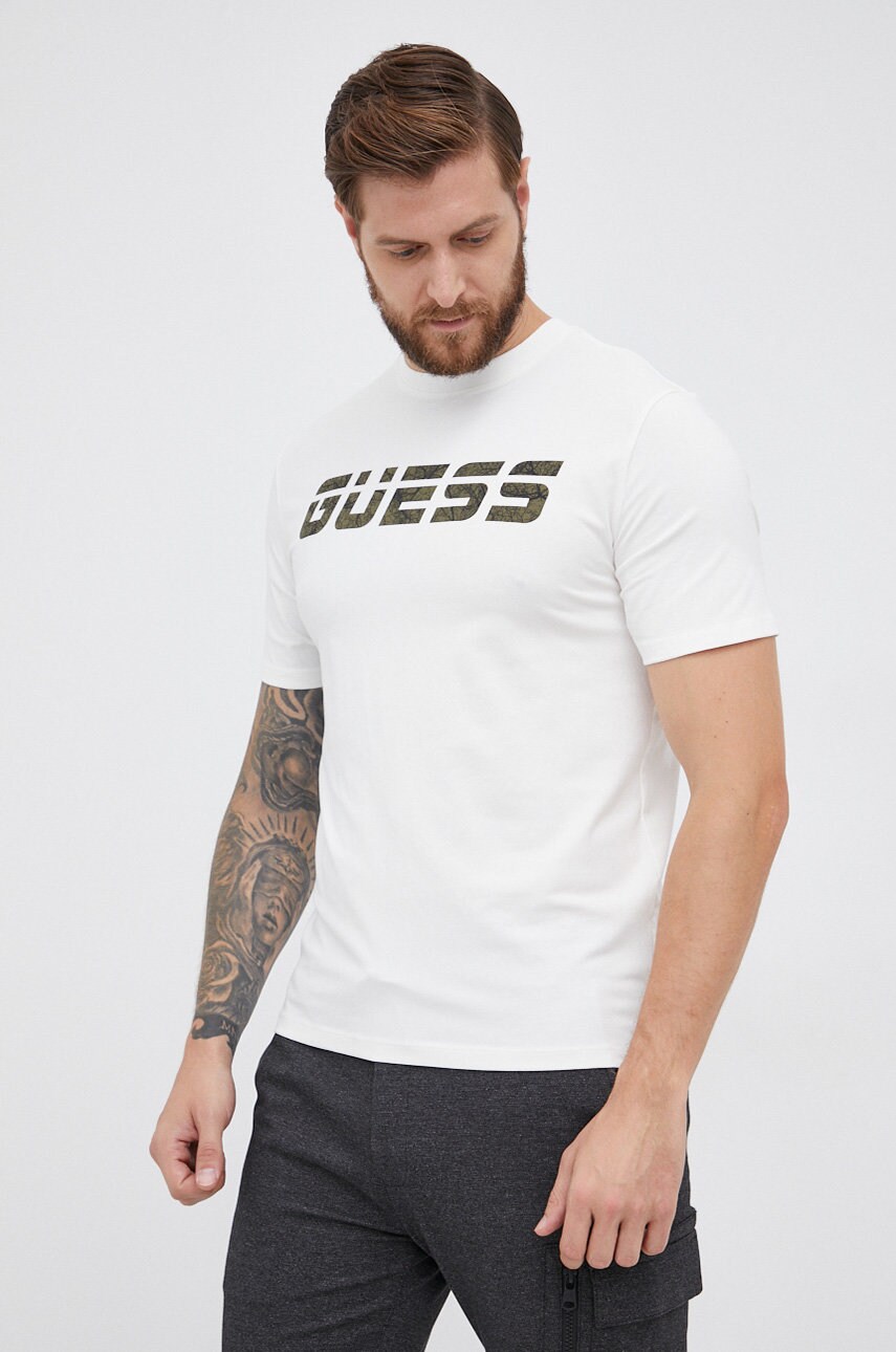

Тениска Guess мъжка в бяло с принт, Бял