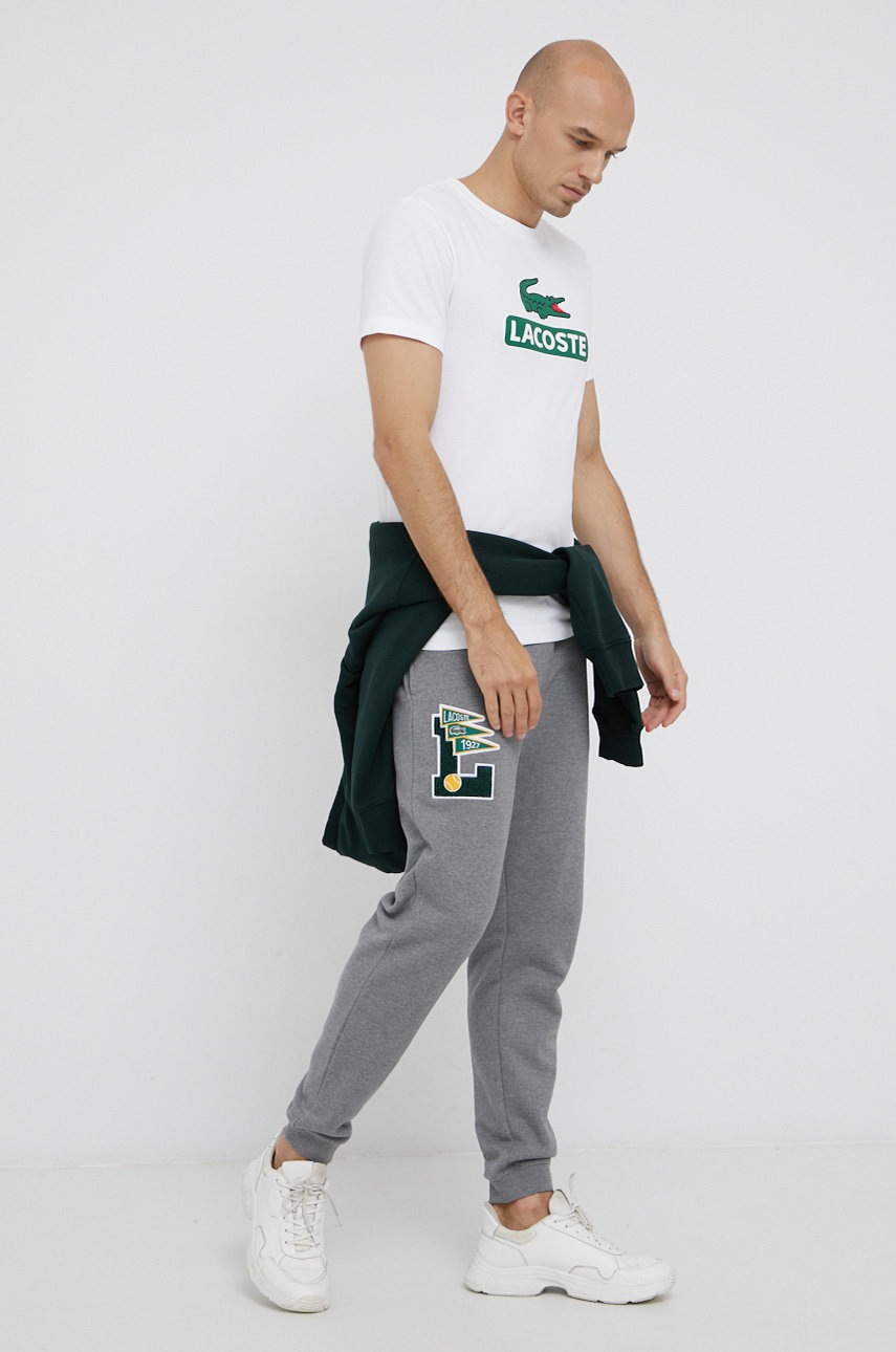 

Футболка Lacoste чоловічий колір білий з принтом