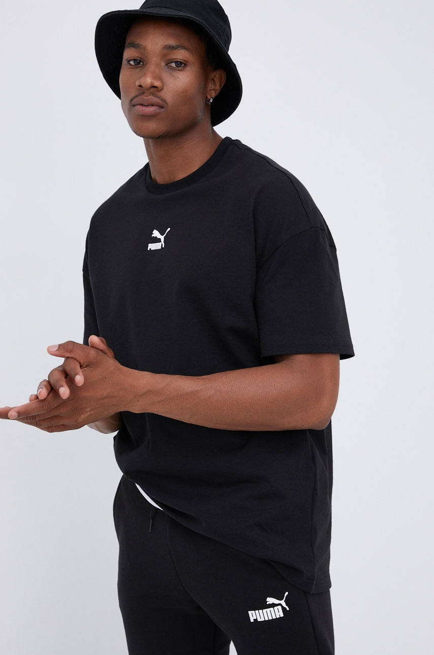 

Памучна тениска Puma в черно с принт, Черен