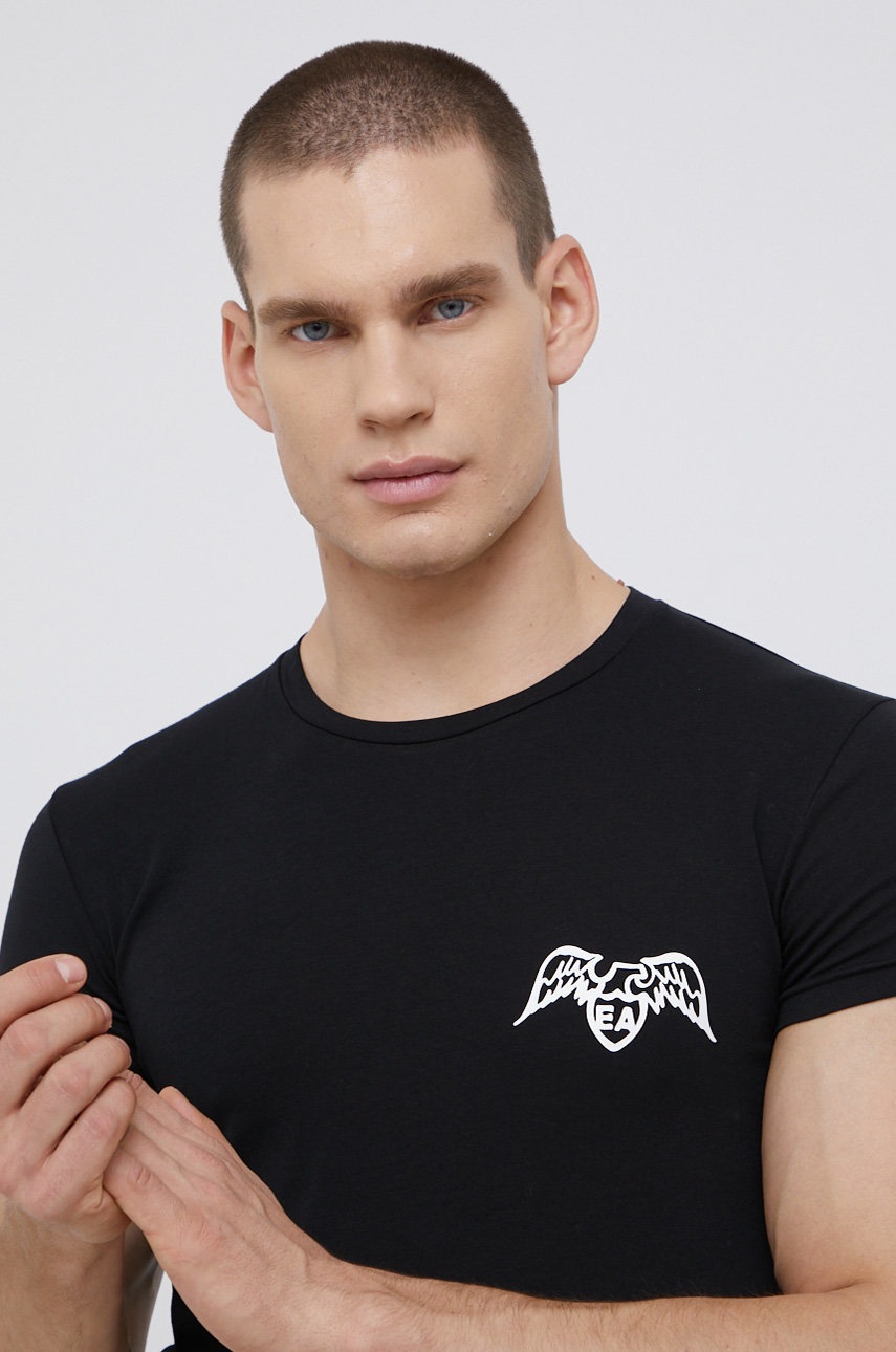 

Футболка и косметичка Emporio Armani Underwear цвет чёрный с принтом
