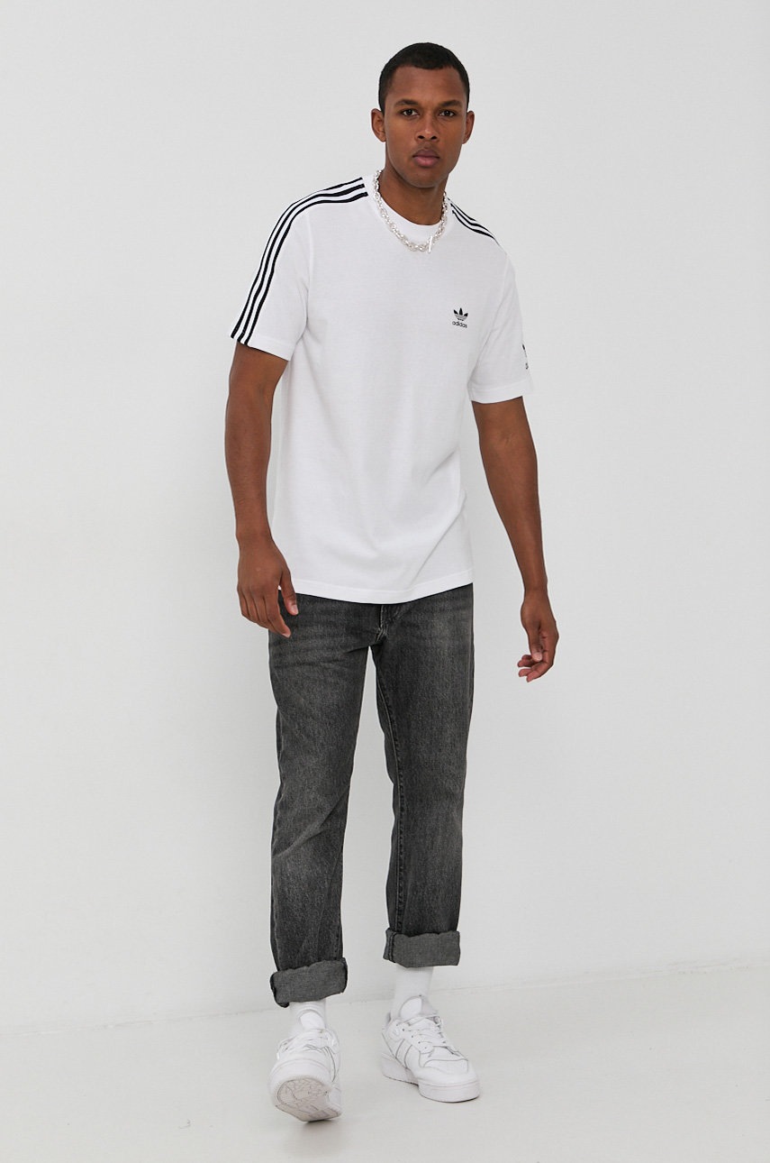 

Хлопковая футболка adidas Originals FT8752 цвет белый с принтом