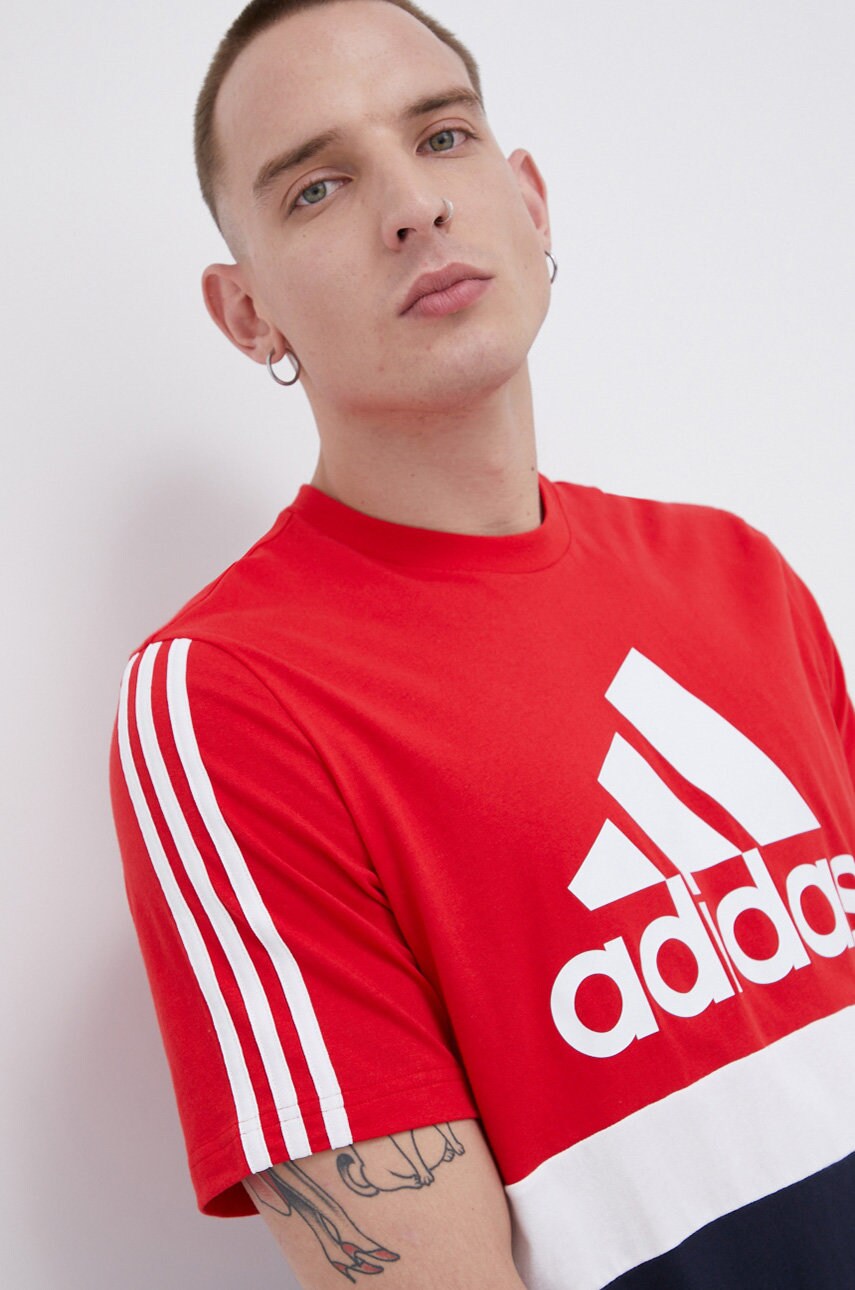 

Бавовняна футболка adidas візерунок