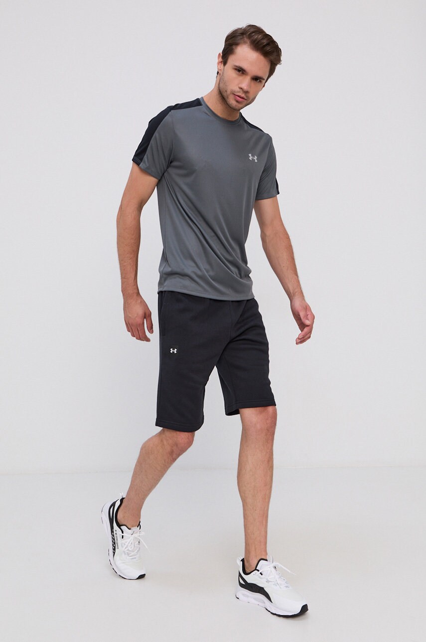 

Футболка Under Armour чоловіча колір сірий з принтом