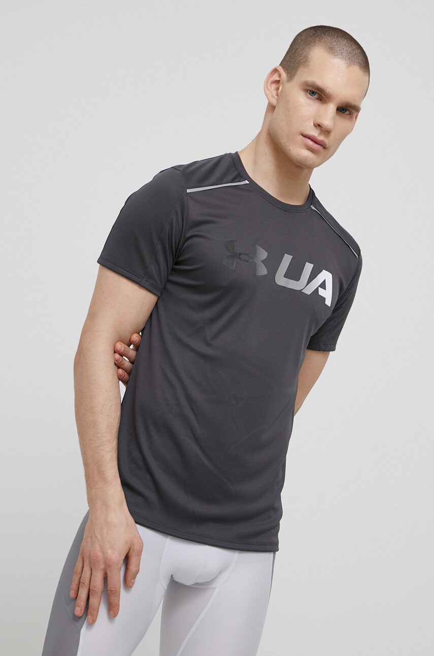 

Тениска Under Armour мъжка в сиво с принт, Сив
