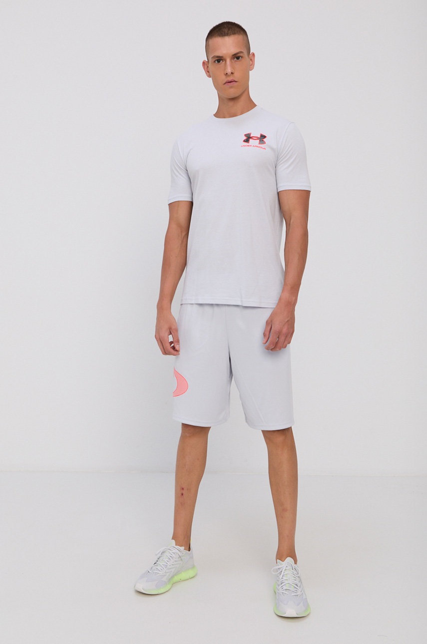 

Футболка Under Armour 1366456 чоловіча колір сірий з принтом