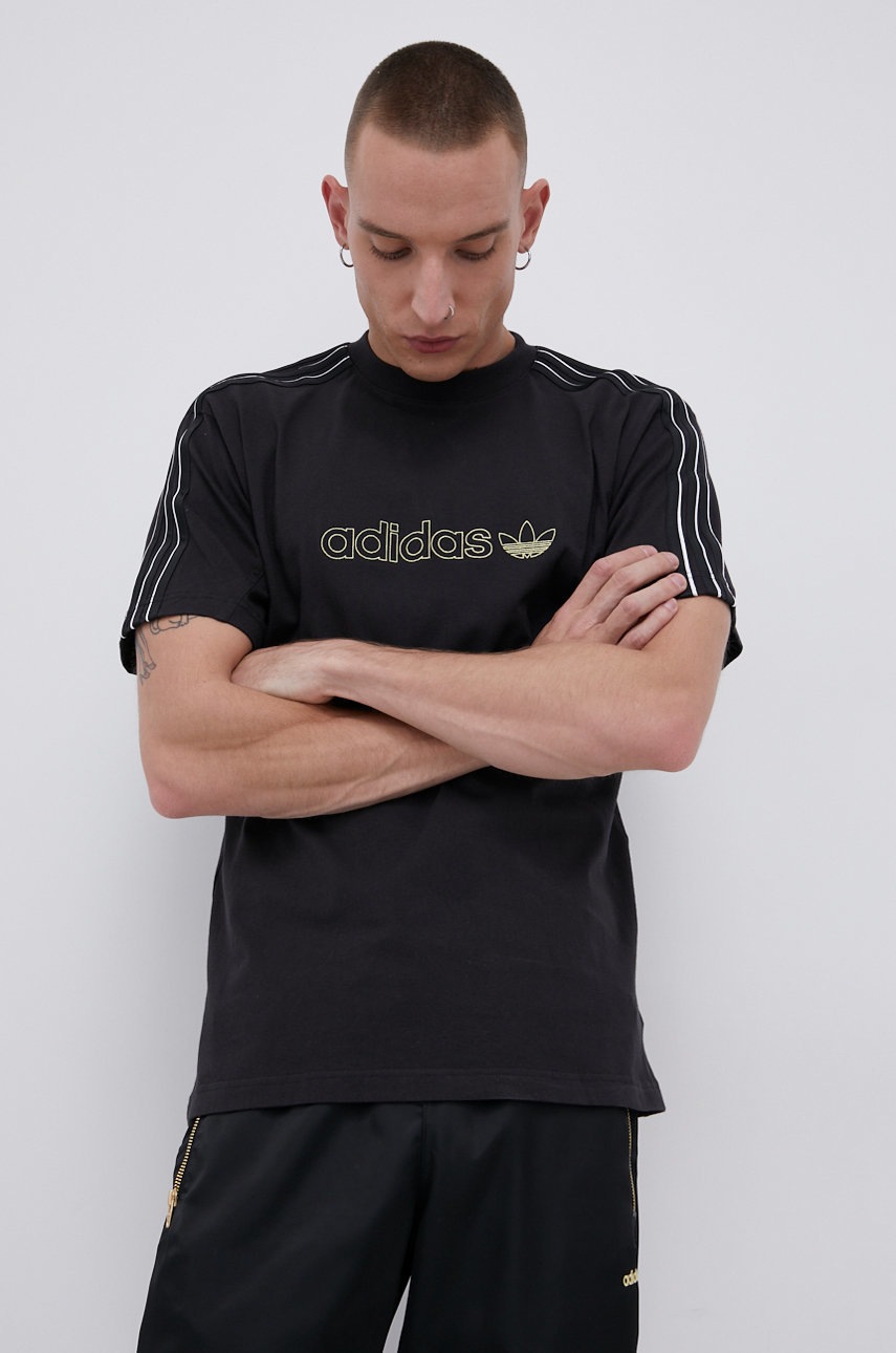 

Памучна тениска adidas Originals в черно с апликация, Черен