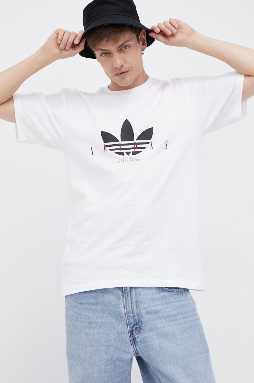

Памучна тениска adidas Originals в бяло с принт, Бял