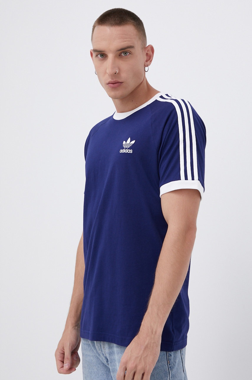 

Памучна тениска adidas Originals в тъмносиньо с апликация, Тъмносин