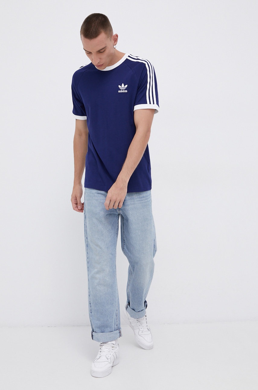 

Бавовняна футболка adidas Originals колір синій з аплікацією