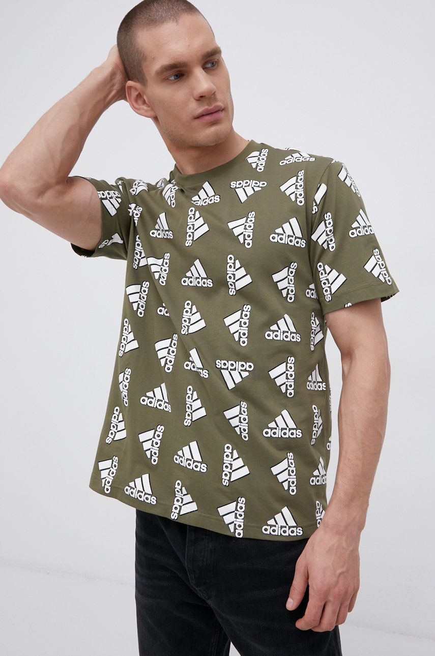 Adidas T-shirt bawełniany kolor zielony wzorzysty
