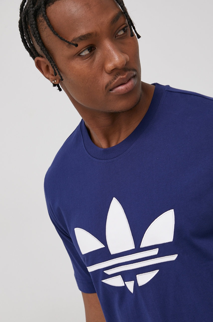 

Памучна тениска adidas Originals в тъмносиньо с апликация, Тъмносин