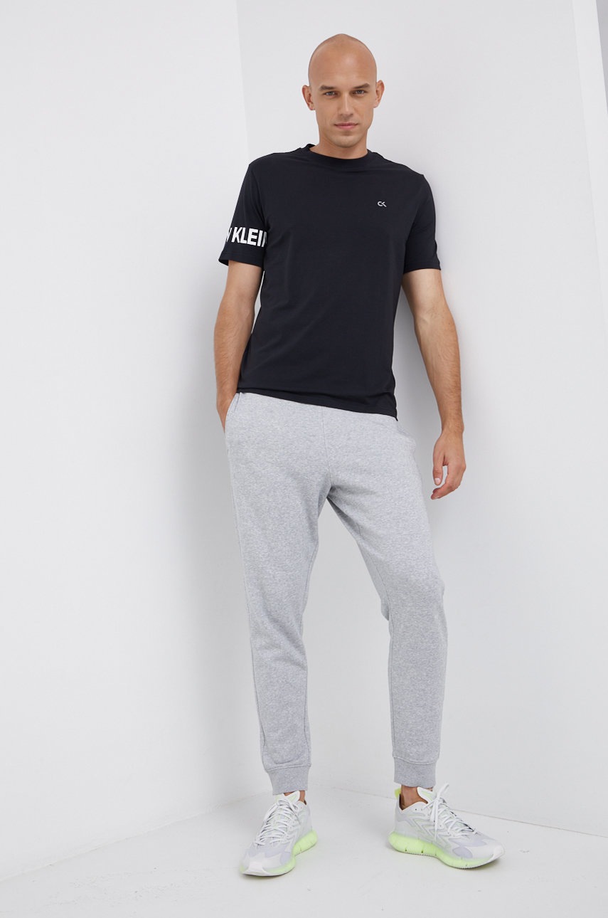 

Тениска Calvin Klein Performance мъжка в черно с изчистен дизайн, Черен