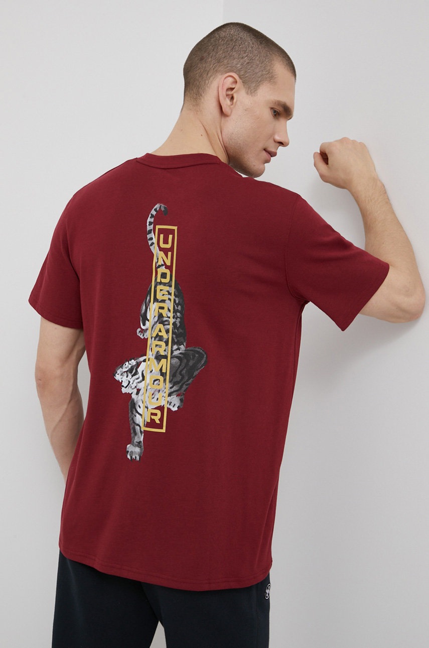 

Тениска Under Armour 1366472 мъжка в бордо с принт