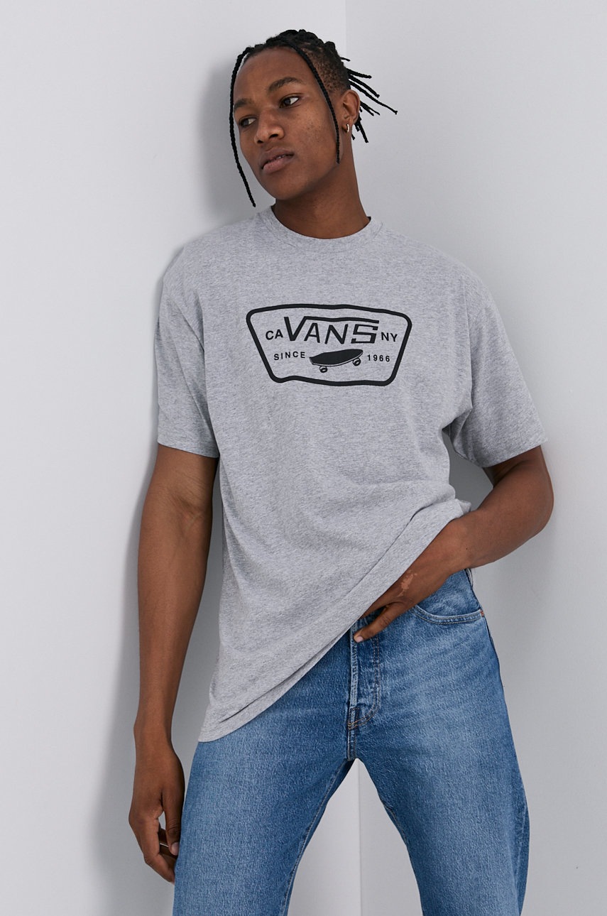 

Футболка Vans чоловіча колір сірий з принтом