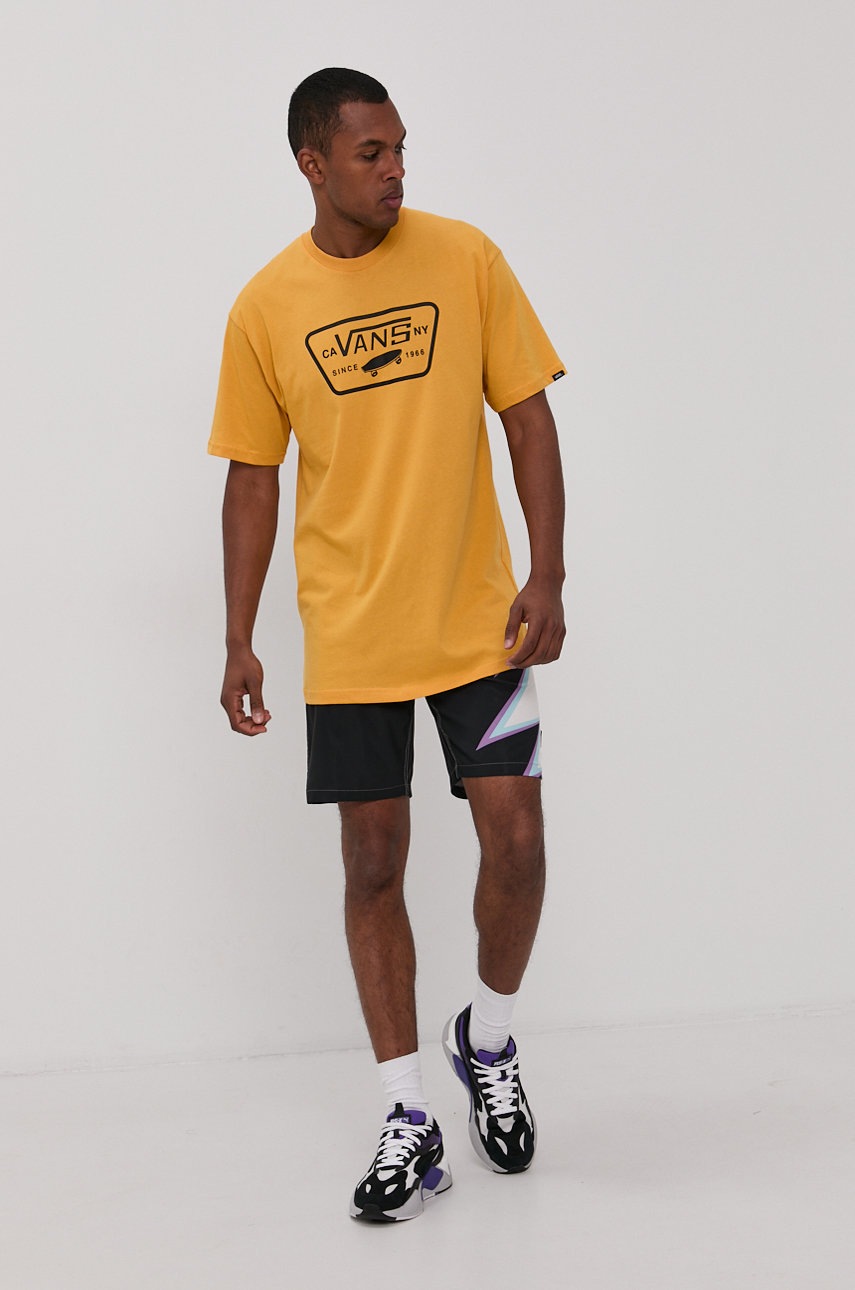 

Футболка Vans мужская цвет жёлтый с принтом