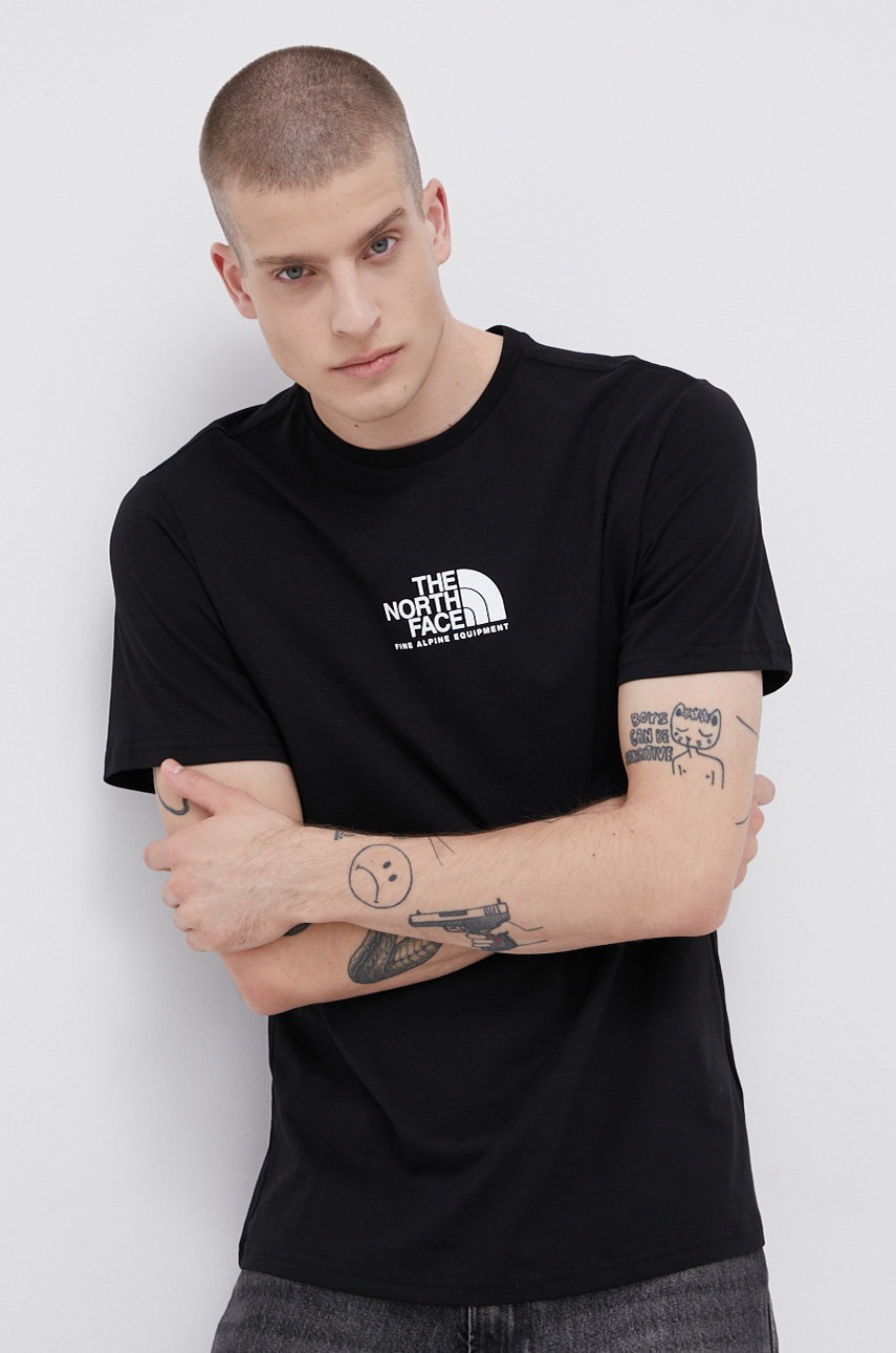 

Памучна тениска The North Face в черно с принт, Черен