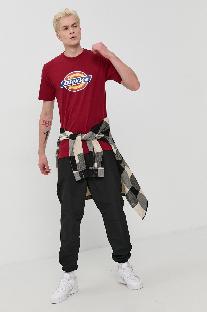 

Хлопковая футболка Dickies цвет бордовый с принтом