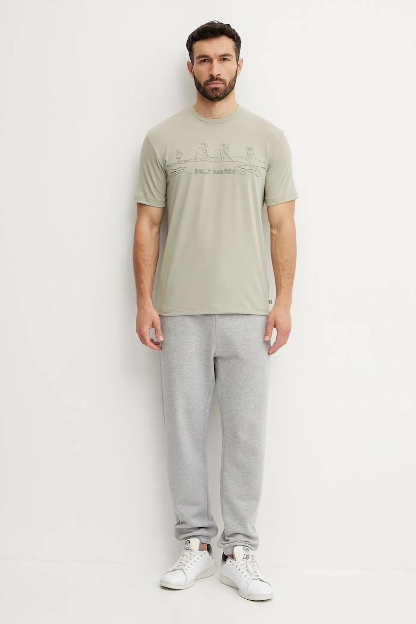 Футболка Helly Hansen SKOG RECYCLED GRAPHIC мужская цвет зелёный с принтом 63082 Футболка Helly Hansen SKOG RECYCLED GRAPHIC мужская цвет зелёный с принтом 63082