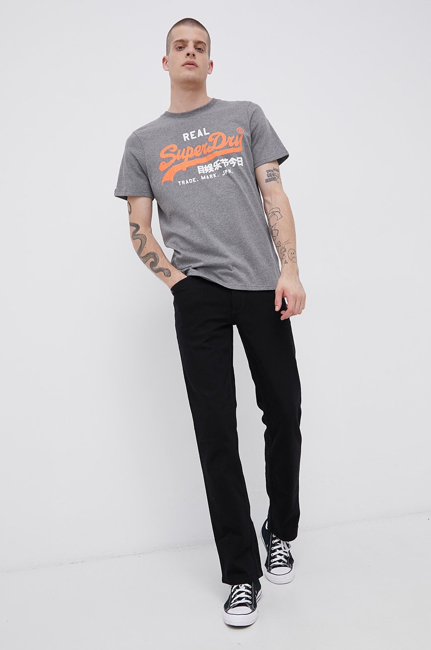 

Тениска Superdry мъжка в сиво с принт, Сив