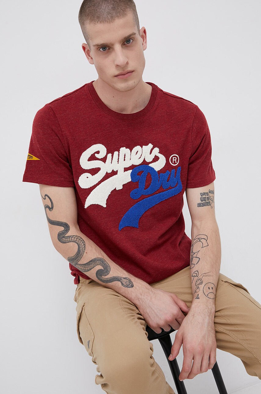 

Футболка Superdry чоловічий колір бордовий з аплікацією
