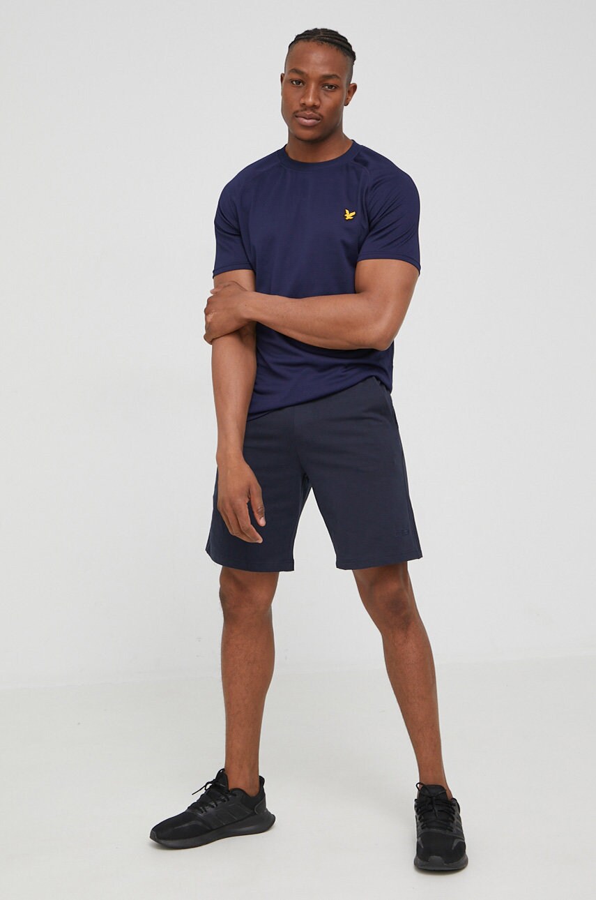 

Футболка Lyle & Scott чоловічий колір синій однотонний