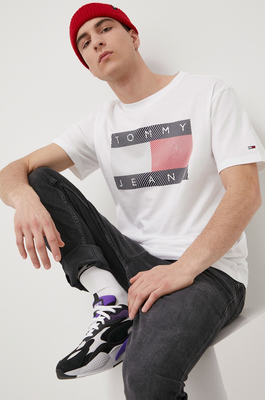 

Памучна тениска Tommy Jeans в бяло с принт, Бял