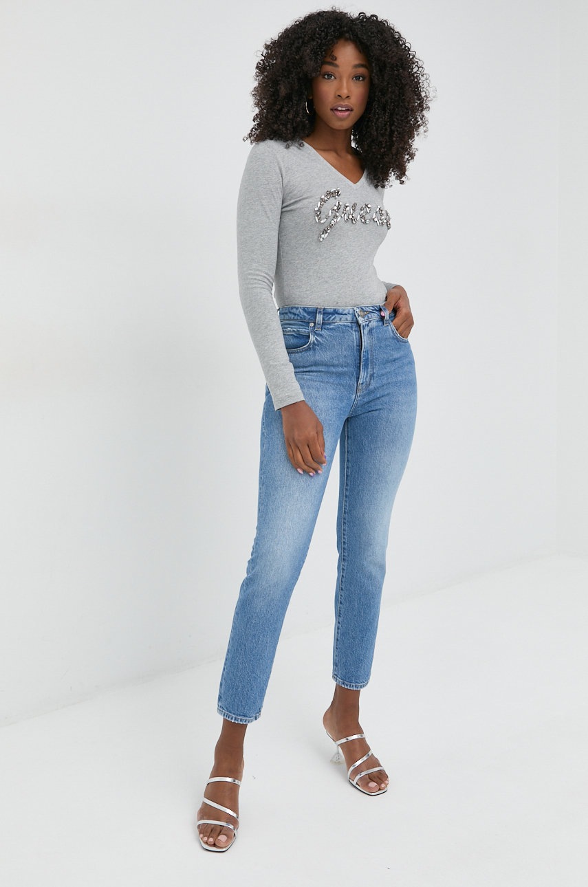 

Хлопковый лонгслив Guess цвет серый